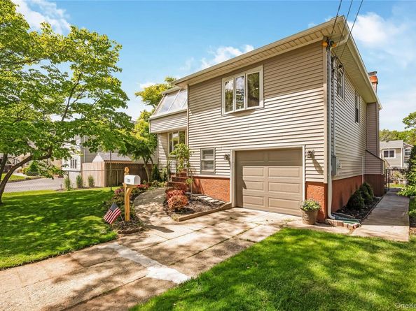 233 Walnut Street, Massapequa Park NY 11762