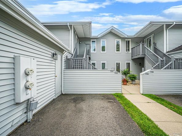 704 Fenway Road, Saint James NY 11780
