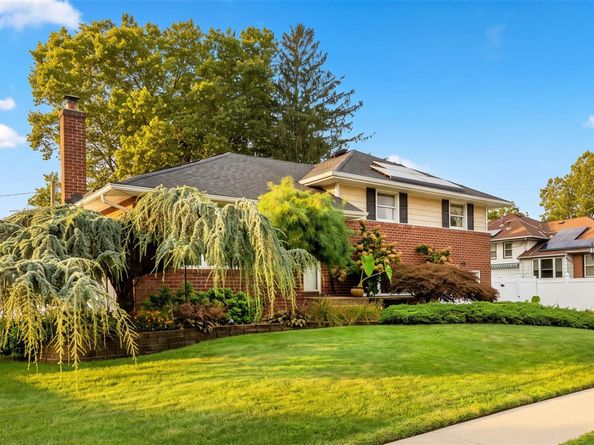 54 Jacqueline Road, Massapequa NY 11758
