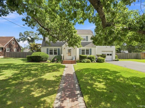 297 Maple Avenue, Patchogue NY 11772
