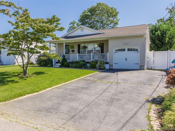 332 Myrtle Avenue, West Islip NY 11795
