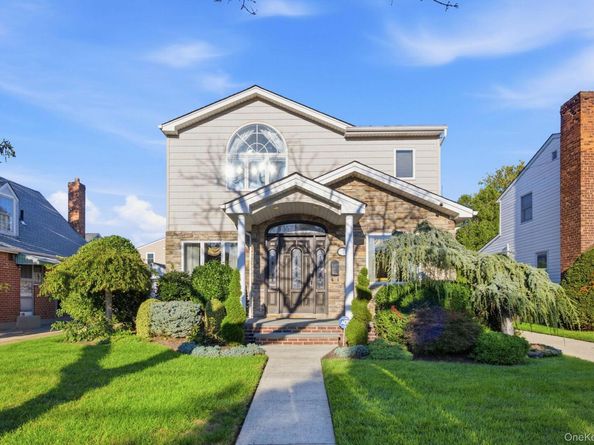 154 Celler Avenue, New Hyde Park NY 11040