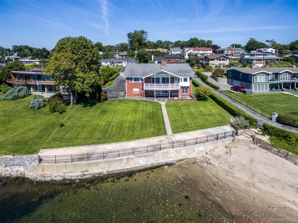 73 Kensington Oval, New Rochelle NY 10805