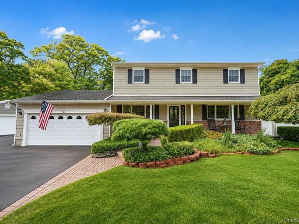 124 Bayview Drive, Oakdale NY 11769