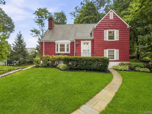 24 Smallwood Place, White Plains NY 10603