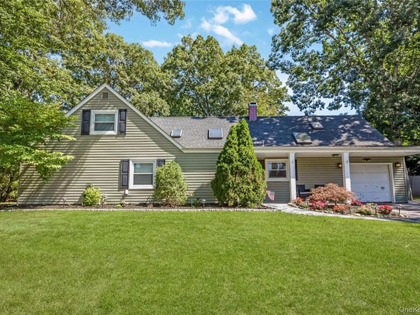 23 Lakeside Drive, Ronkonkoma NY 11779