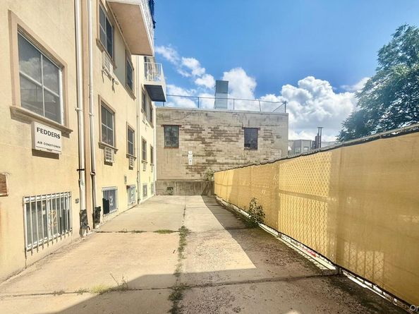 6542 Metropolitan Avenue, Middle Village NY 11379