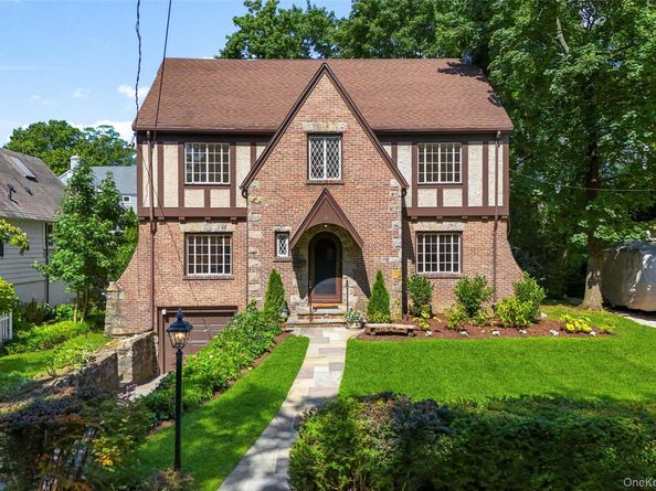 12 Dimitri Place, Larchmont NY 10538