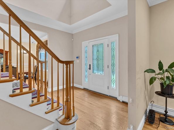 25 Pashen Place, Dix Hills NY 11746