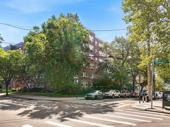 87-15 165th Street 5E, Jamaica NY 11432