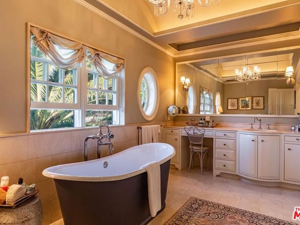 685 Elkins Road, Los Angeles CA 90049