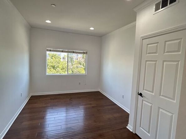 362 Salem Street 104, Glendale CA 91203