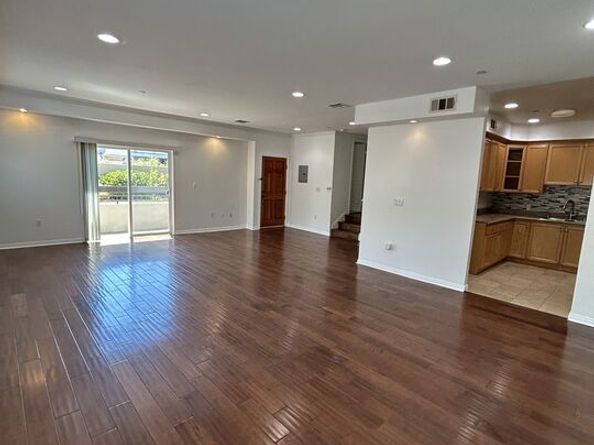 362 Salem Street 104, Glendale CA 91203