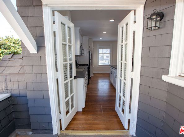 1257 W Adams Boulevard, Los Angeles CA 90007