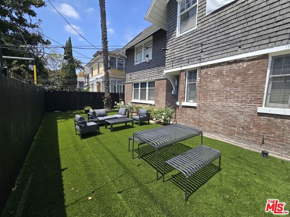 1257 W Adams Boulevard, Los Angeles CA 90007