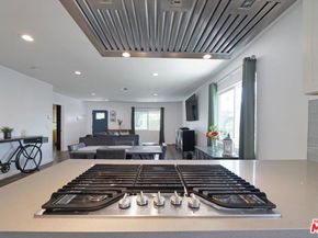 3447 9th Avenue, Los Angeles CA 90018