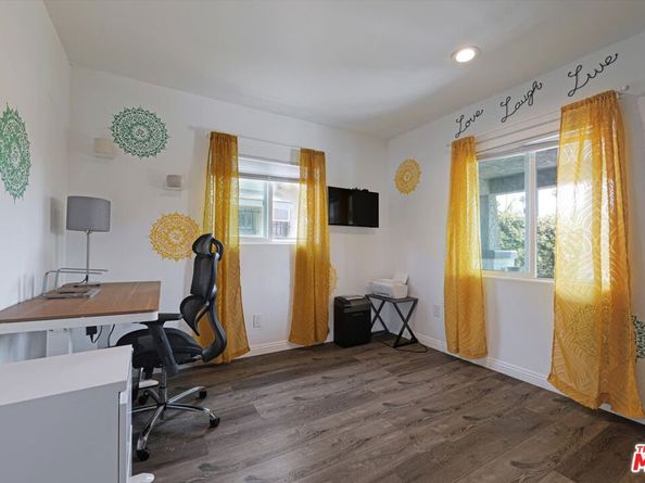 3447 9th Avenue, Los Angeles CA 90018