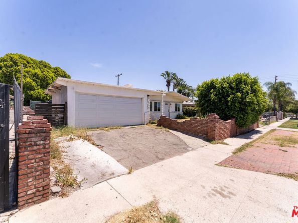 9870 Woodale Avenue, Arleta CA 91331