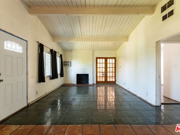 9870 Woodale Avenue, Arleta CA 91331