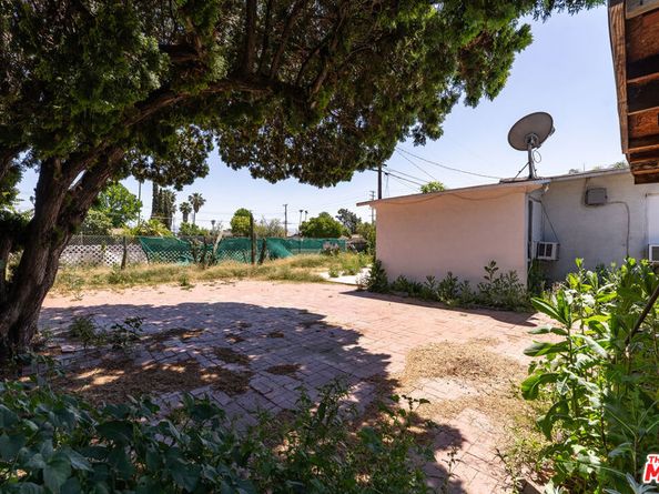 9870 Woodale Avenue, Arleta CA 91331