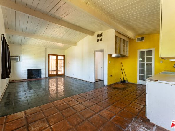 9870 Woodale Avenue, Arleta CA 91331