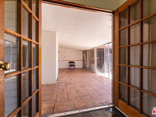 9870 Woodale Avenue, Arleta CA 91331