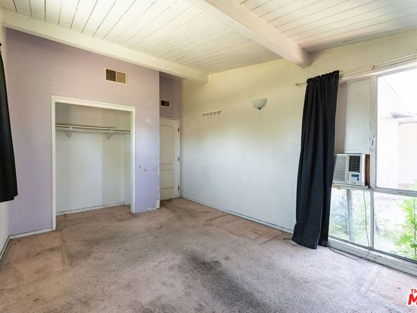 9870 Woodale Avenue, Arleta CA 91331