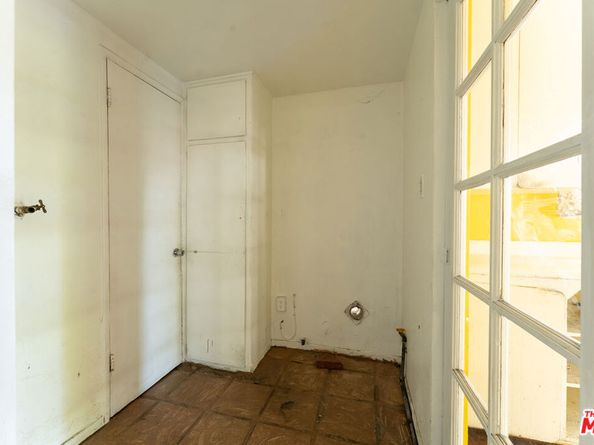 9870 Woodale Avenue, Arleta CA 91331