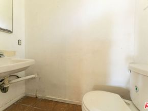 9870 Woodale Avenue, Arleta CA 91331