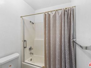 424 S Westmoreland Avenue 210, Los Angeles CA 90020