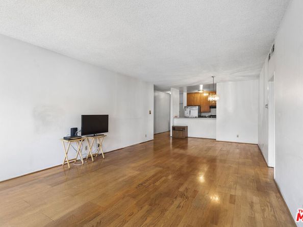 424 S Westmoreland Avenue 210, Los Angeles CA 90020