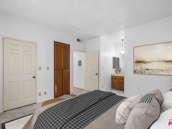 424 S Westmoreland Avenue 210, Los Angeles CA 90020