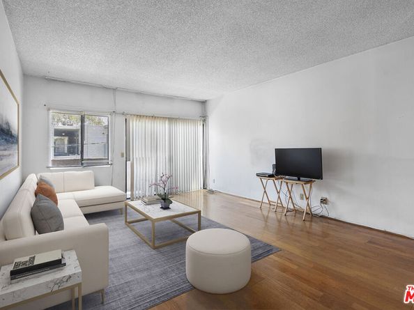 424 S Westmoreland Avenue 210, Los Angeles CA 90020