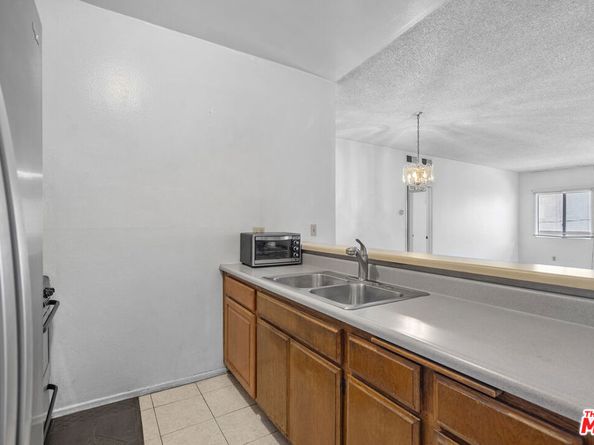 424 S Westmoreland Avenue 210, Los Angeles CA 90020