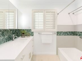 28 5th Place, Long Beach CA 90802