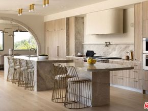 16401 Mulholland Drive, Los Angeles CA 90049