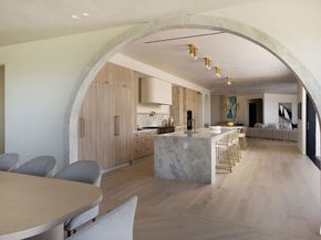 16401 Mulholland Drive, Los Angeles CA 90049