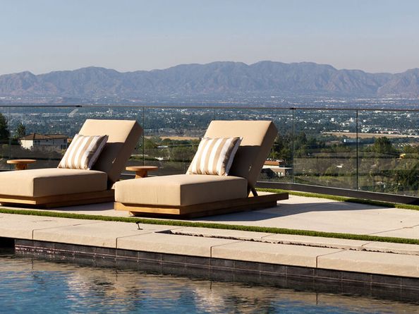 16401 Mulholland Drive, Los Angeles CA 90049