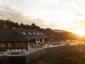 16401 Mulholland Drive, Los Angeles CA 90049