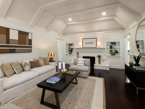 4547 Ledge Avenue, Toluca Lake CA 91602