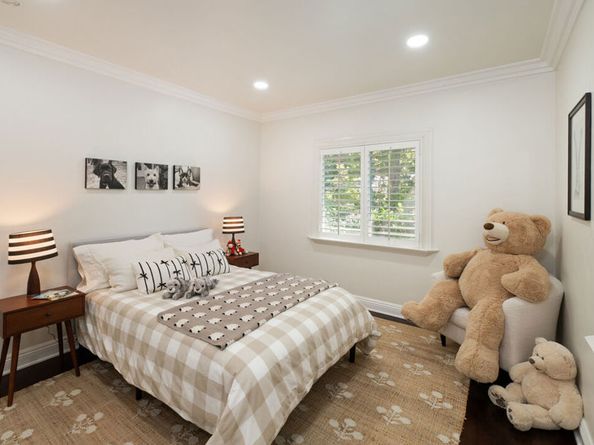 4547 Ledge Avenue, Toluca Lake CA 91602