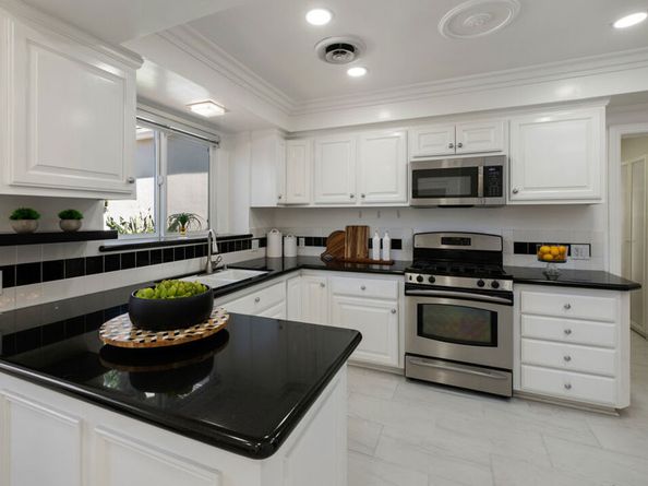 4547 Ledge Avenue, Toluca Lake CA 91602