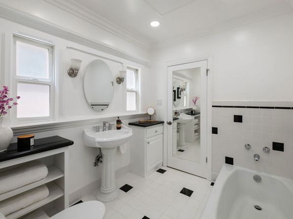 4547 Ledge Avenue, Toluca Lake CA 91602