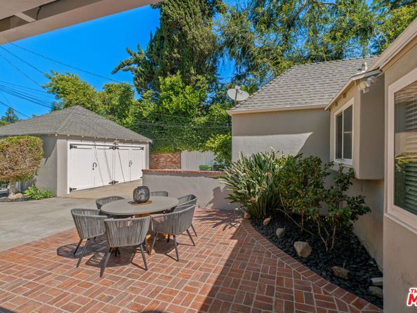 4547 Ledge Avenue, Toluca Lake CA 91602