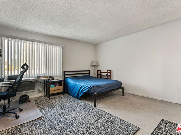 18307 Burbank Boulevard 336, Tarzana CA 91356