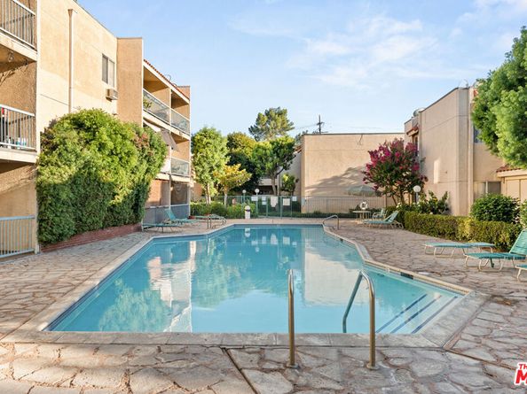 18307 Burbank Boulevard 336, Tarzana CA 91356