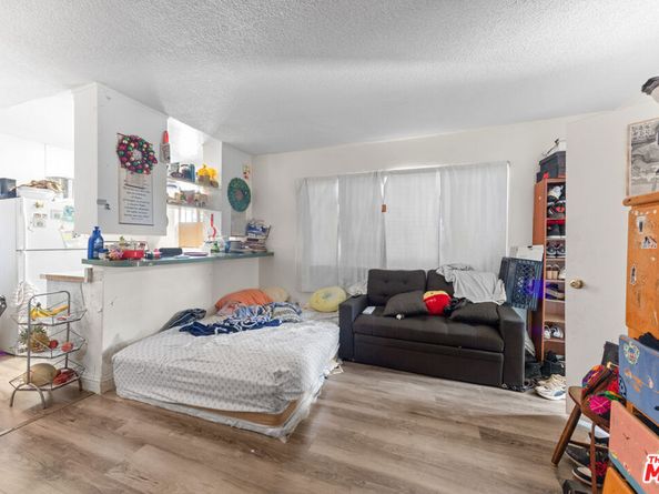 1207 S Catalina Street, Los Angeles CA 90006