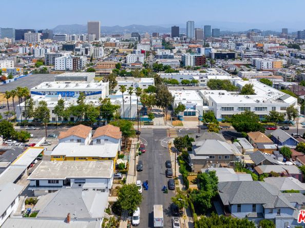 1207 S Catalina Street, Los Angeles CA 90006