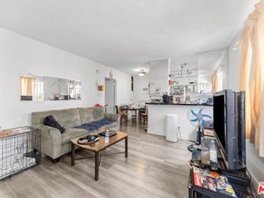 1207 S Catalina Street, Los Angeles CA 90006