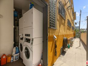 1207 S Catalina Street, Los Angeles CA 90006